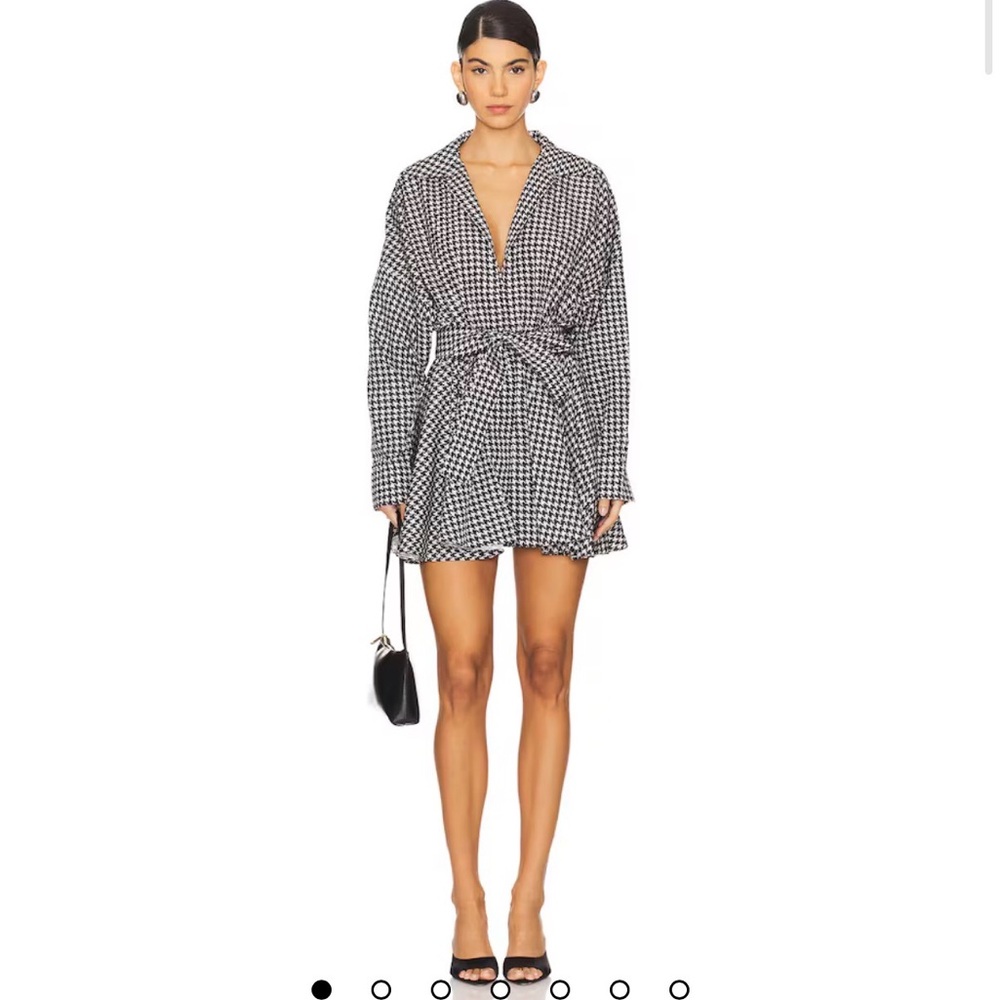 Oversized Shirt Flared Mini Dress in Large Houndstooth
Norma Kamali